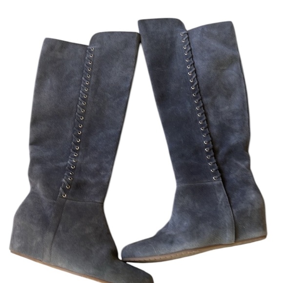 Isola gray suede knee high boots brand new. Never worn NWOT. Gray size 9 - Picture 1 of 12